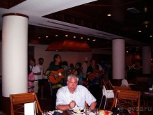 Ужин под национальную музыку