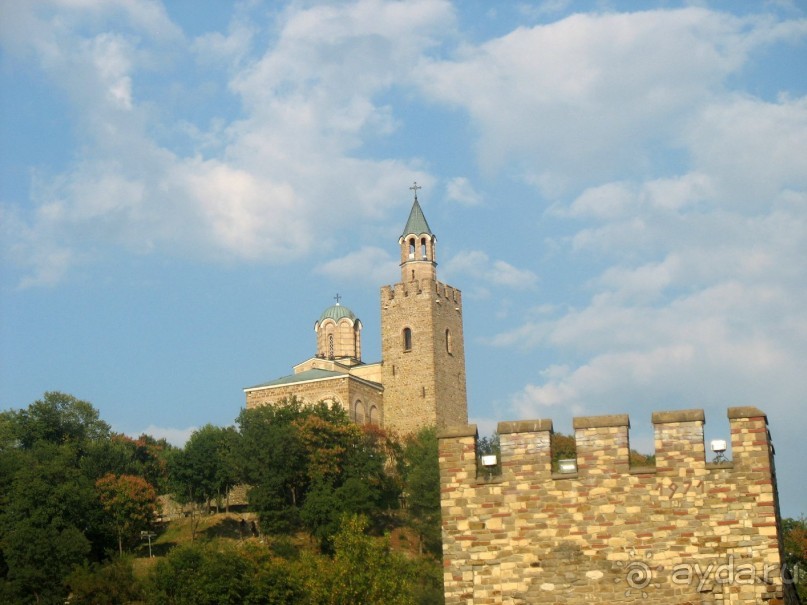 Царевец. восстановленная церковь