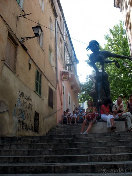 Жирона- древний город и столица одной из провинций   Каталонии. 