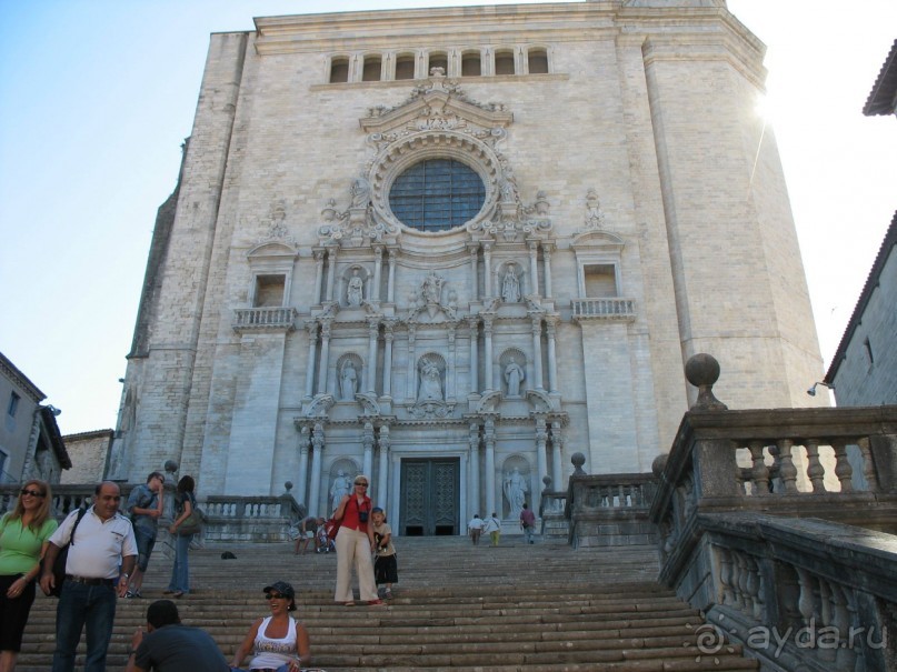 Жирона- древний город и столица одной из провинций   Каталонии. 