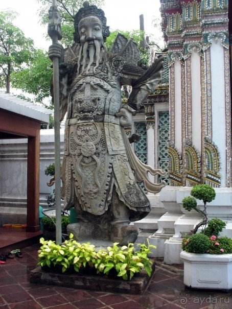 Каменные дзюдоисты из Бангкока.