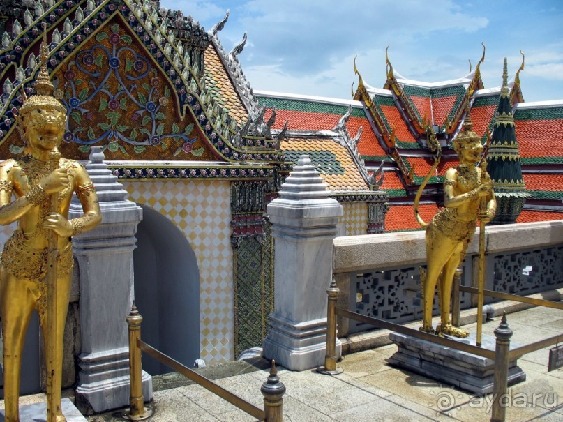 Каменные дзюдоисты из Бангкока.