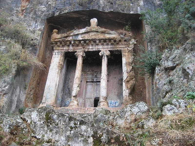 Альбом истории "«Античные» развалины родового царского христианства на юге Турции."