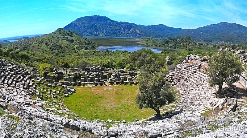 Альбом истории "«Античные» развалины родового царского христианства на юге Турции."