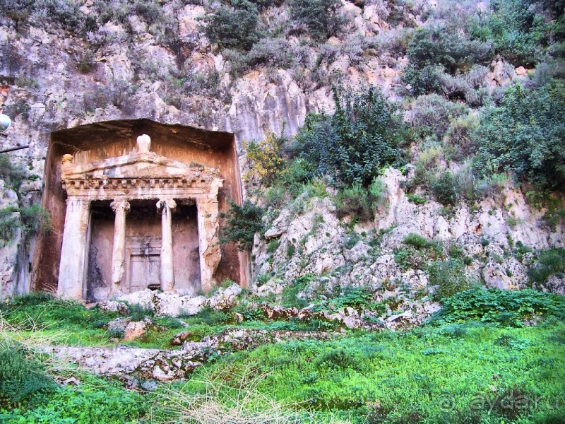 Альбом истории "«Античные» развалины родового царского христианства на юге Турции."