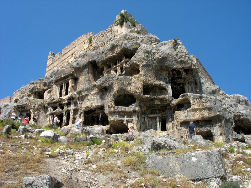 Альбом истории "«Античные» развалины родового царского христианства на юге Турции."