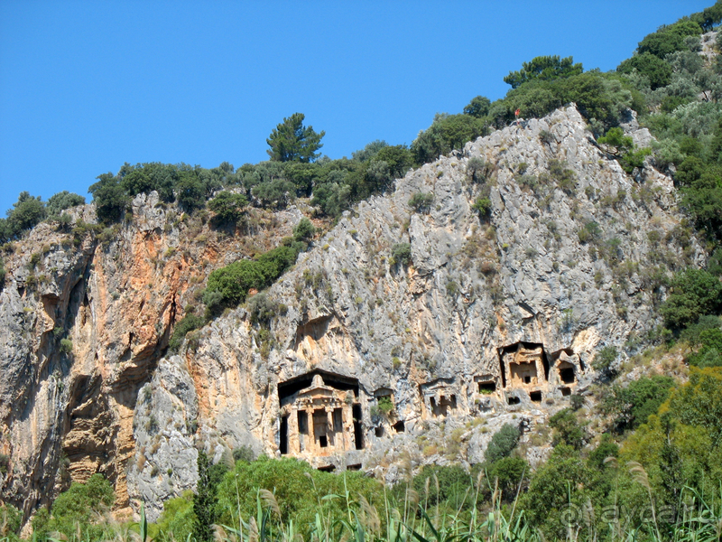 Альбом истории "«Античные» развалины родового царского христианства на юге Турции."