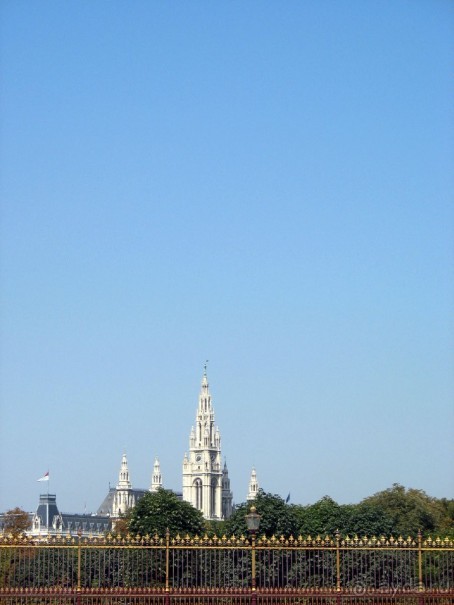 Когда же было Начало? Что,возможно,не расскажутВам местные гиды про древности бывш.имперской столицы