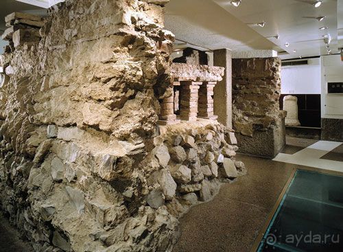 Артефакты Вены. В самом центре