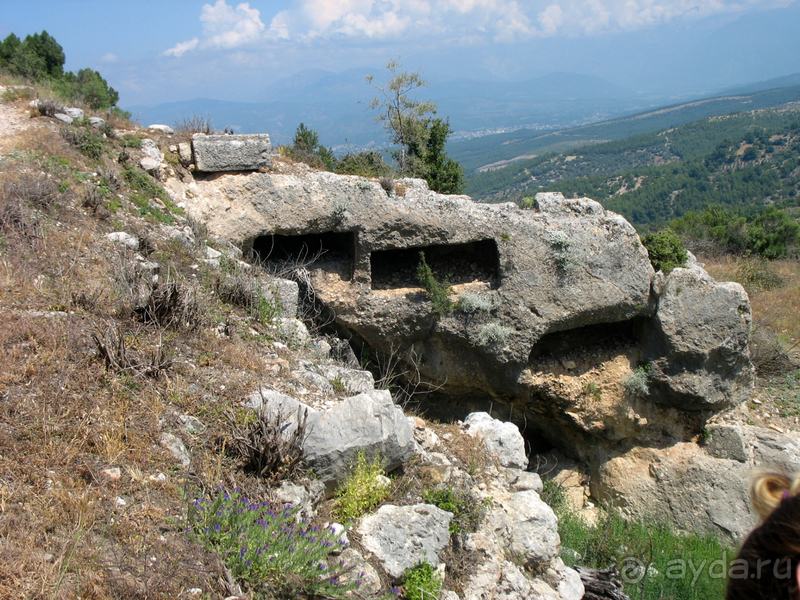 «Античные» развалины родового царского христианства на юге Турции.