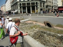 Артефакты Вены. В самом центре