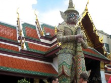 Бангкок. Каменные дзюдоисты.