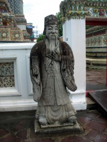 Бангкок. Каменные дзюдоисты.