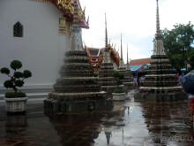 Бангкок. Каменные дзюдоисты.