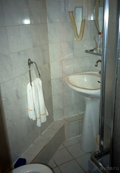 примитивный, но хорошо расположенный