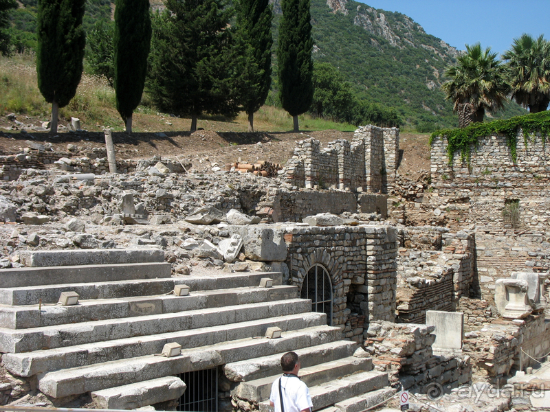Раннехристианский «античный» Эфес. «Царское» христианство Рима. 
