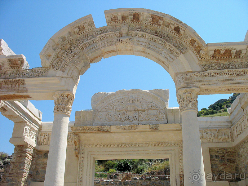 Раннехристианский «античный» Эфес. «Царское» христианство Рима. 