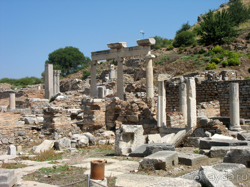 Раннехристианский «античный» Эфес. «Царское» христианство Рима. 