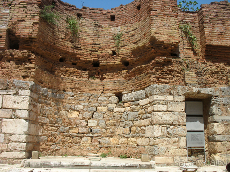 Раннехристианский «античный» Эфес. «Царское» христианство Рима. 