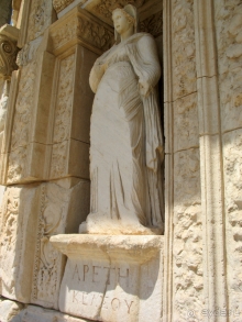 Раннехристианский «античный» Эфес. «Царское» христианство Рима. 