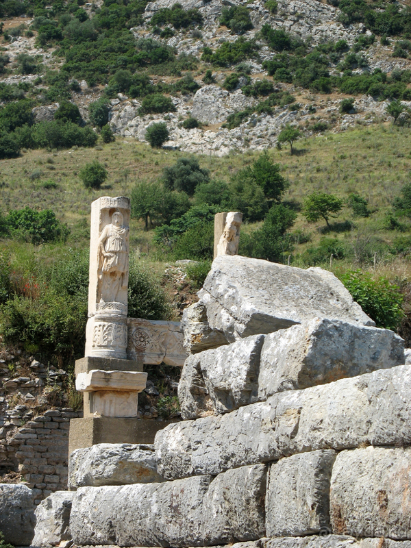 Раннехристианский «античный» Эфес. «Царское» христианство Рима. 