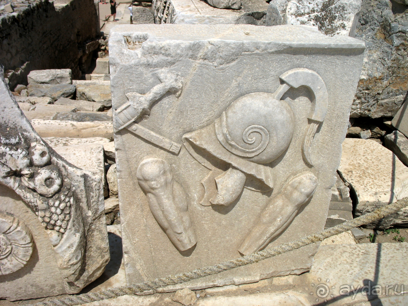 Раннехристианский «античный» Эфес. «Царское» христианство Рима. 