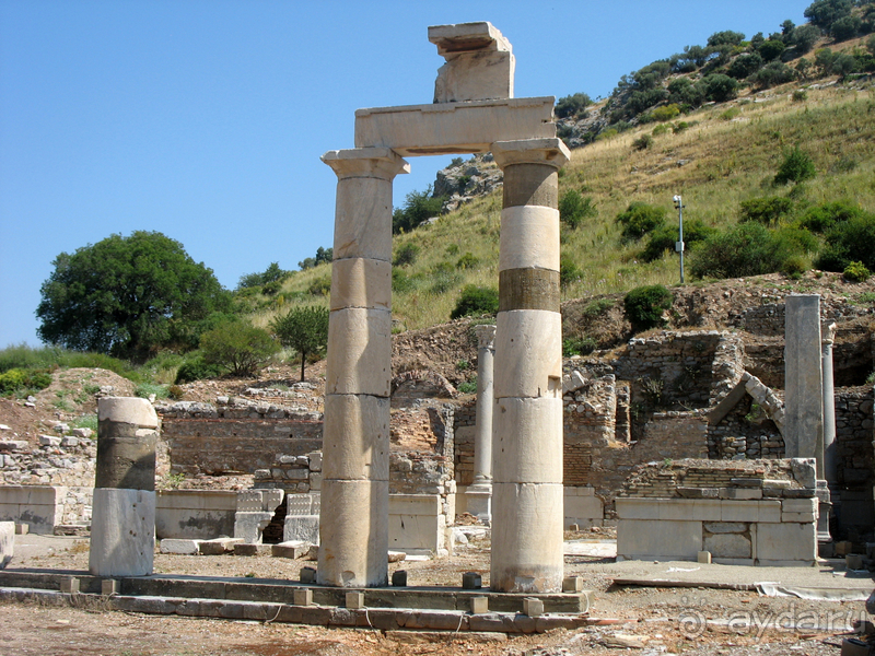 Раннехристианский «античный» Эфес. «Царское» христианство Рима. 