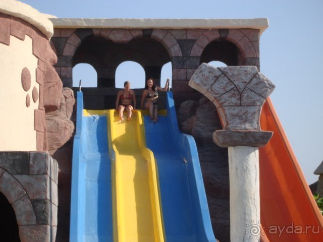 Иберотель. Водные горки в бассейне