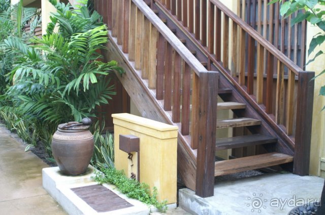 Buri Rasa Вход в номер второго этажа