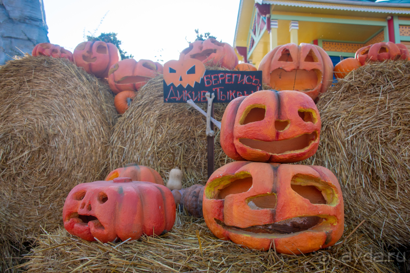 Большой праздник в честь дня Рождения Бабы Яги