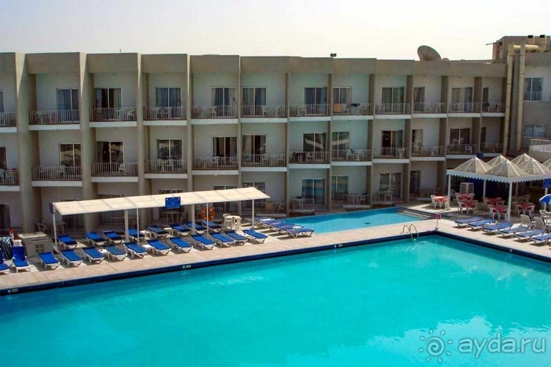 The Beach Hotel - хороший отель среднего класса. 