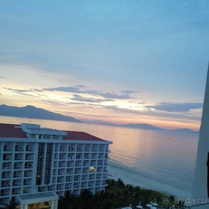 Стоит приехать как минимум ради чистого тёплого моря и мягчайшего песчаного пляжа Стоит приехать как минимум ради чистого тёплого моря и мягчайшего песчаного пляжа