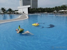 Стоит приехать как минимум ради чистого тёплого моря и мягчайшего песчаного пляжа Стоит приехать как минимум ради чистого тёплого моря и мягчайшего песчаного пляжа