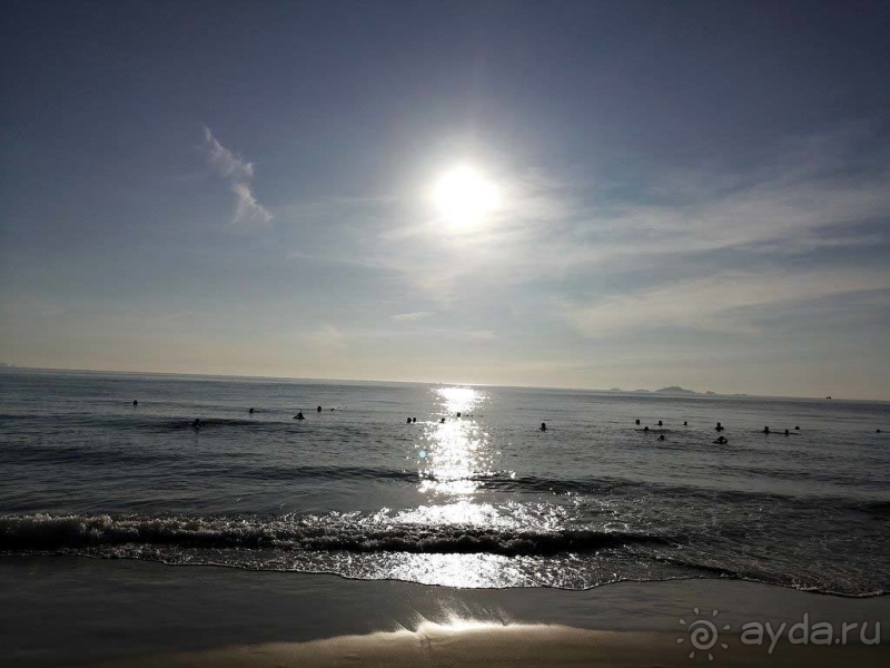 Стоит приехать как минимум ради чистого тёплого моря и мягчайшего песчаного пляжа