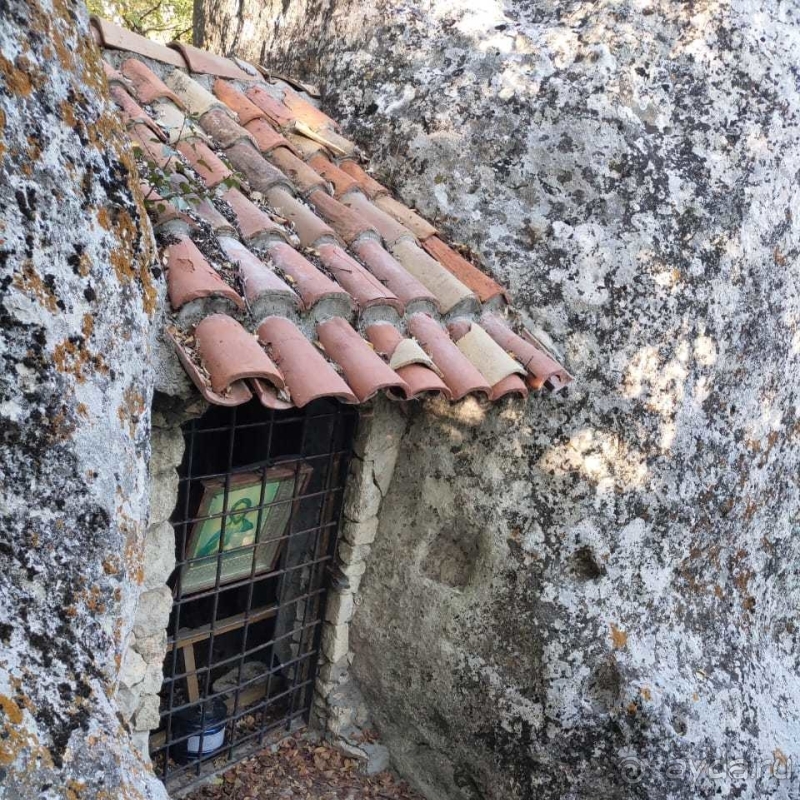 Храм Трех всадников