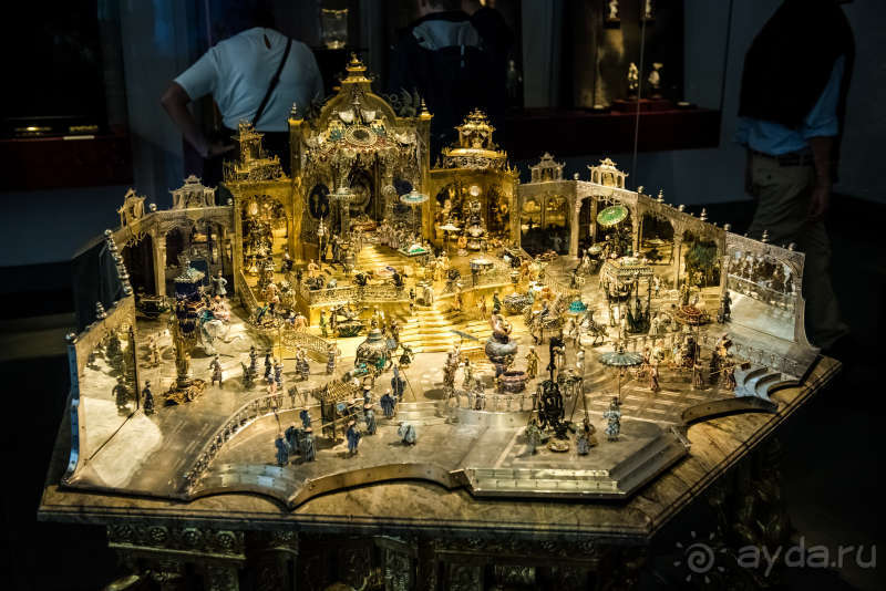 Уникальные, невероятной красоты ювелирные изделия