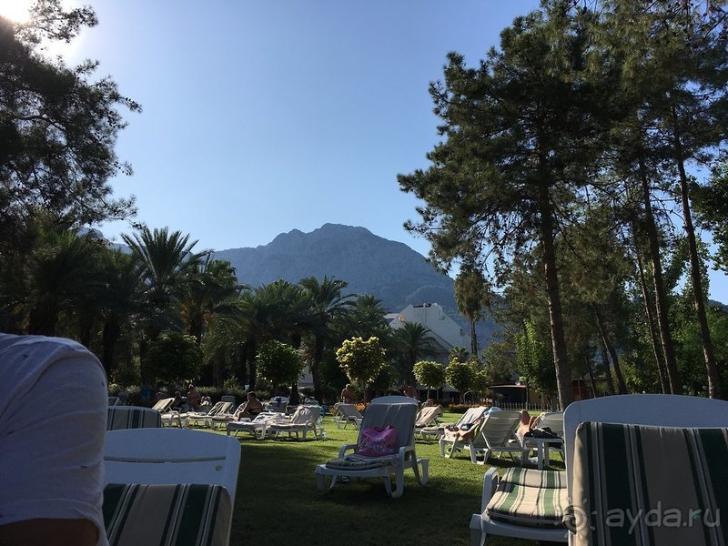 Отель требует реновации.