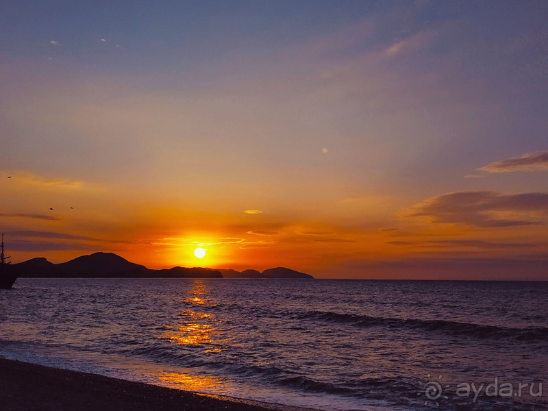 Закат над морем.