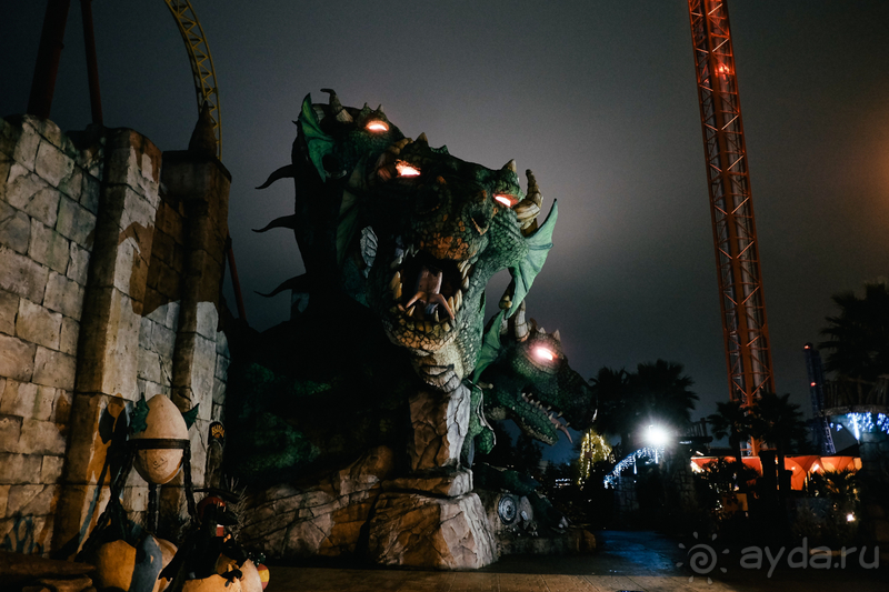 Отличный парк при замке «Богатырь»