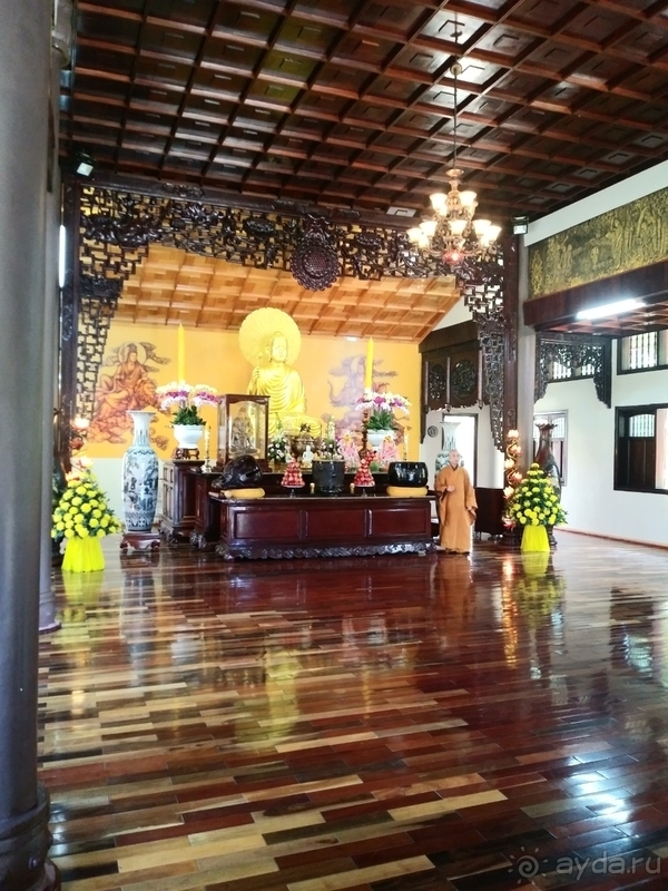 Убранство пагоды в Сайгоне