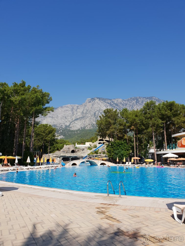 Вё супер, кроме еды, хоть со своей едь 😁