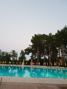 Вё супер, кроме еды, хоть со своей едь 😁