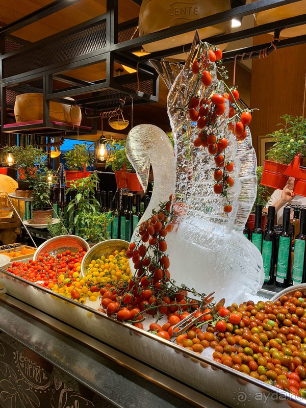 Отель пафосный, не более того.