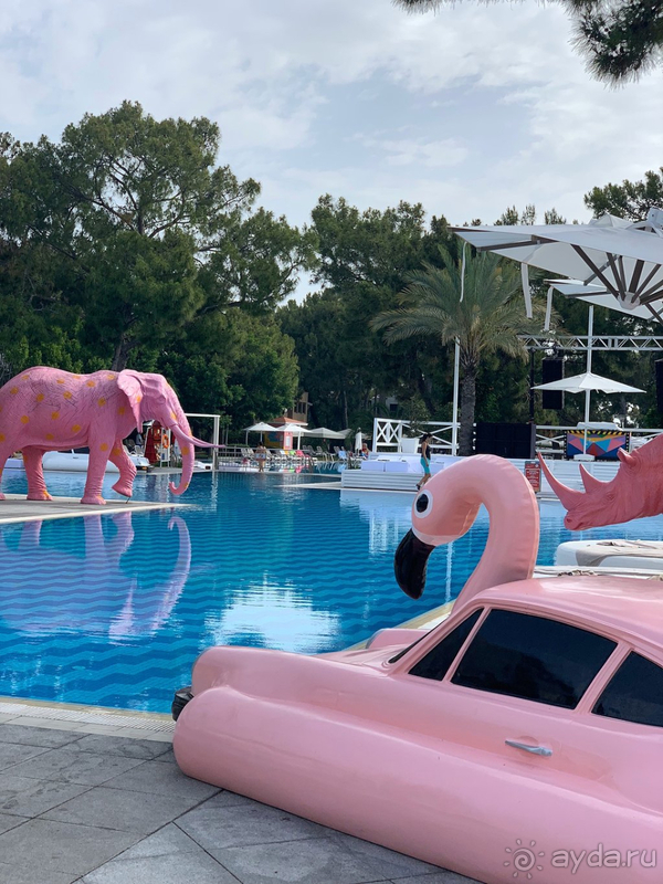 Отель пафосный, не более того.