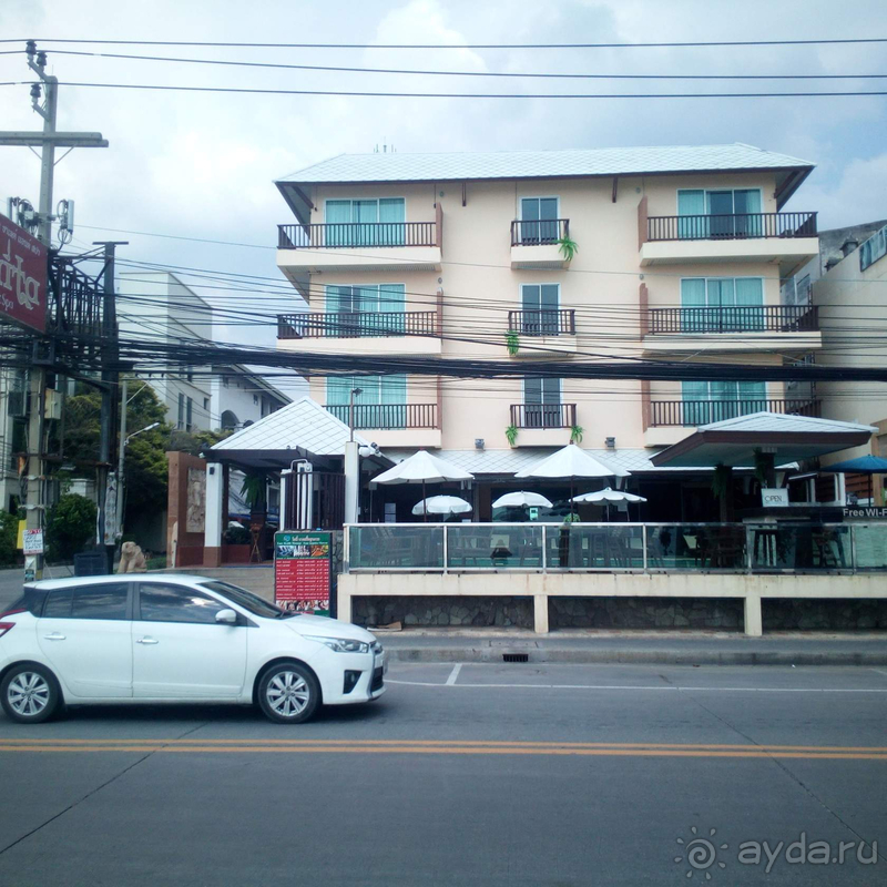 Небольшой спокойный отель на Джомтьене