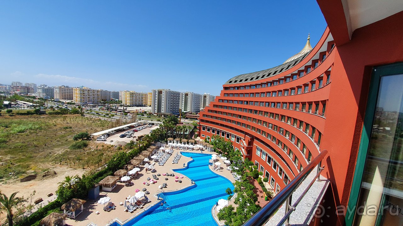 Среди Дельфинов в Анталии Дельфин Палас - лучший!