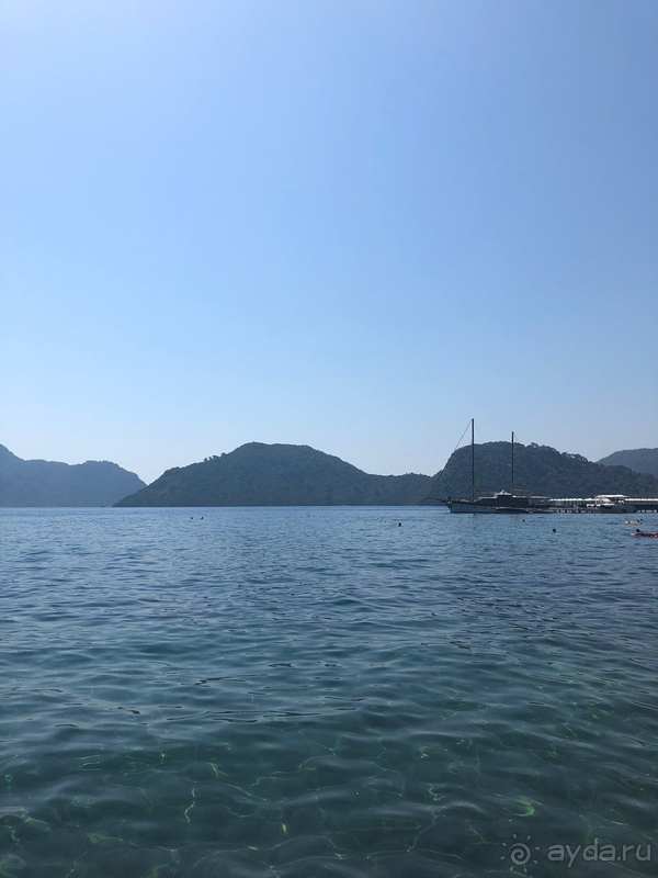 Отель выигрывает благодаря расположению и природе