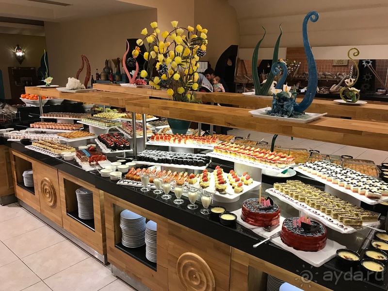 Spice Hotel поражает своей масштабностью, архитектурой и величественностью.