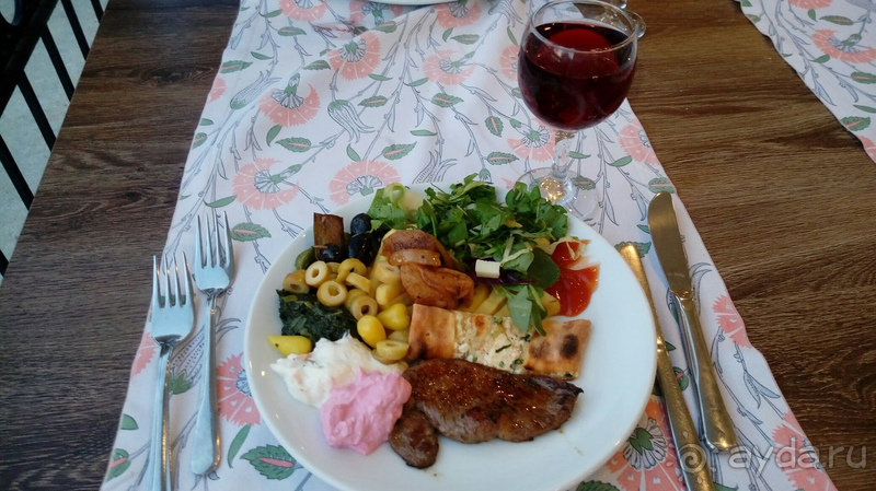 Отель не luxury, но мне Ооочень понравился. 