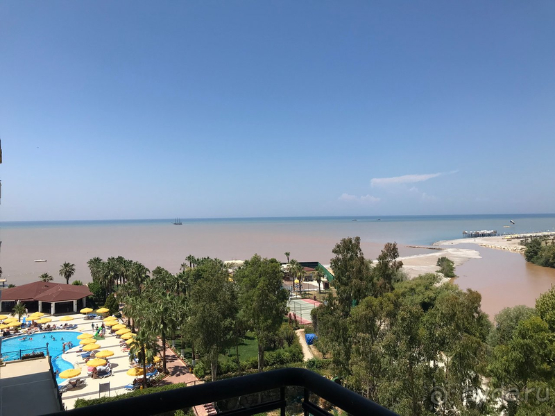 Самый главный минус - река